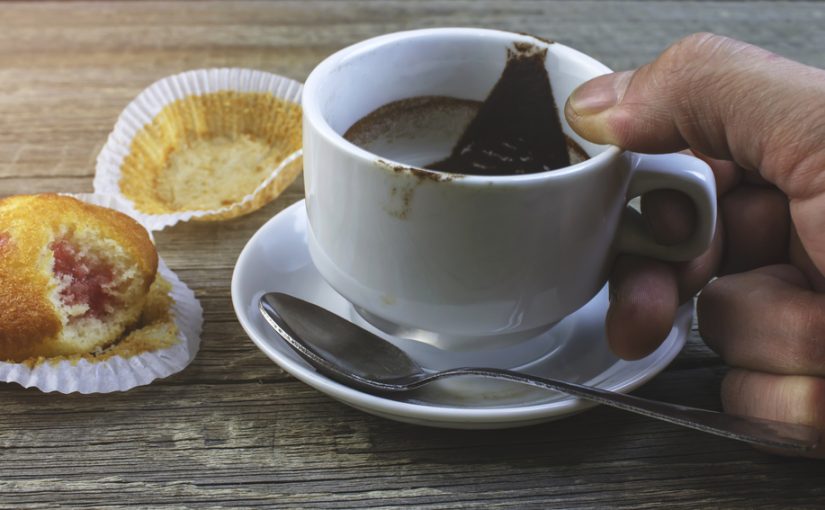 Czar Świtu : Odkrywamy Magię Kawy – Od Rośliny przez Proces Palenia aż po Twoją Kieliszek Pełną Zapachu.